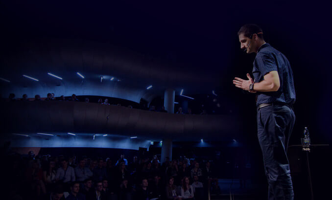 Řečník na konferenci